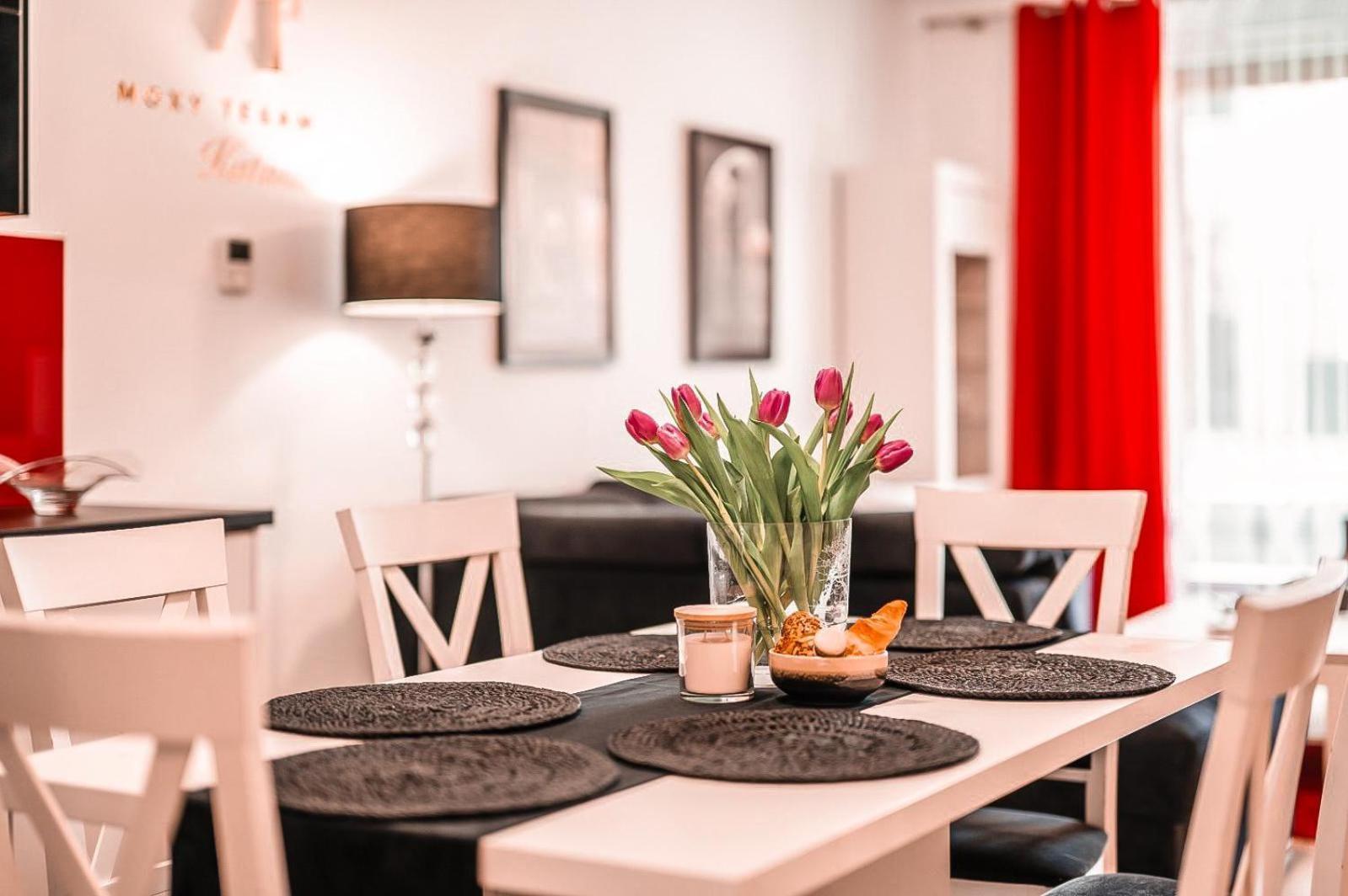 Katania Moxy Te&Am Cracow Daire Krakow Dış mekan fotoğraf