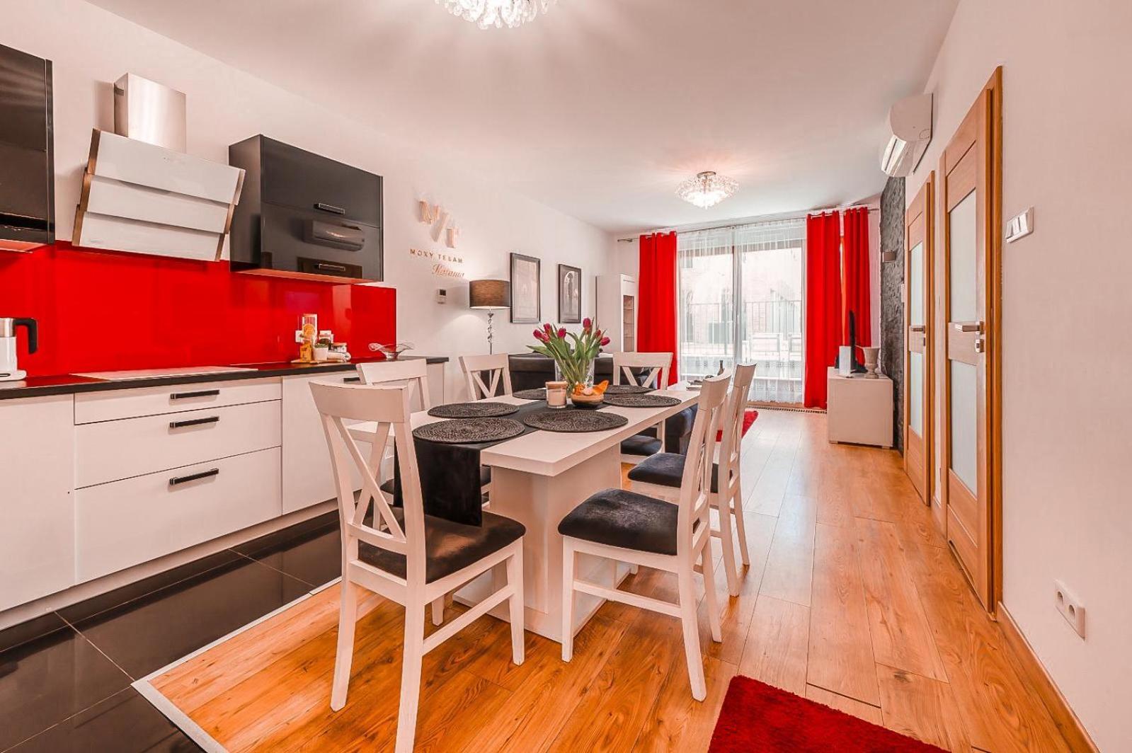 Katania Moxy Te&Am Cracow Daire Krakow Dış mekan fotoğraf