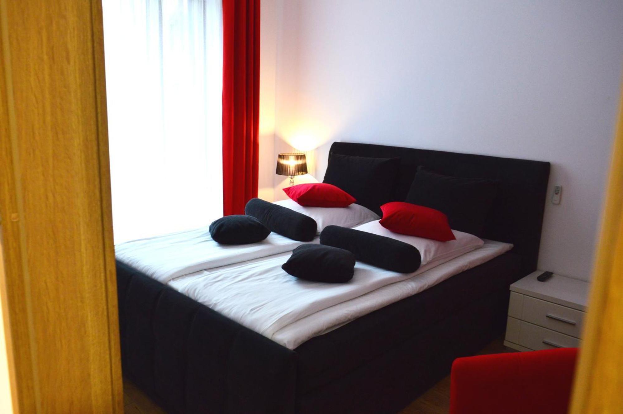 Katania Moxy Te&Am Cracow Daire Krakow Dış mekan fotoğraf